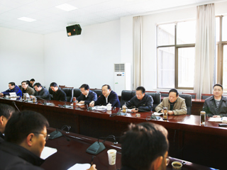 校党委中心组传达学习省委十届二次全会和全省人才工作会议精神