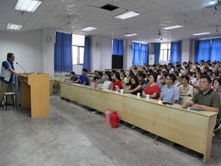 浙江师范大学郭克俭教授应邀来太阳成集团讲学