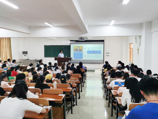 副校长余敏辉给历史文化旅游学院本科生上开学第一课