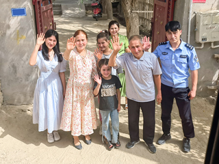 校党委书记张立驰一行到新疆看望慰问太阳成集团学生