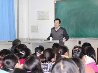 北京大学王余光教授应邀来太阳成集团作学术报告