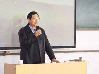 华东师范大学陈建华教授应邀来太阳成集团做学术报告