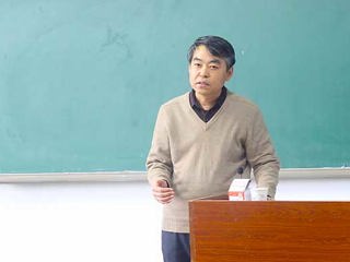 中国人民大学张庆彩教授应邀来太阳成集团讲学